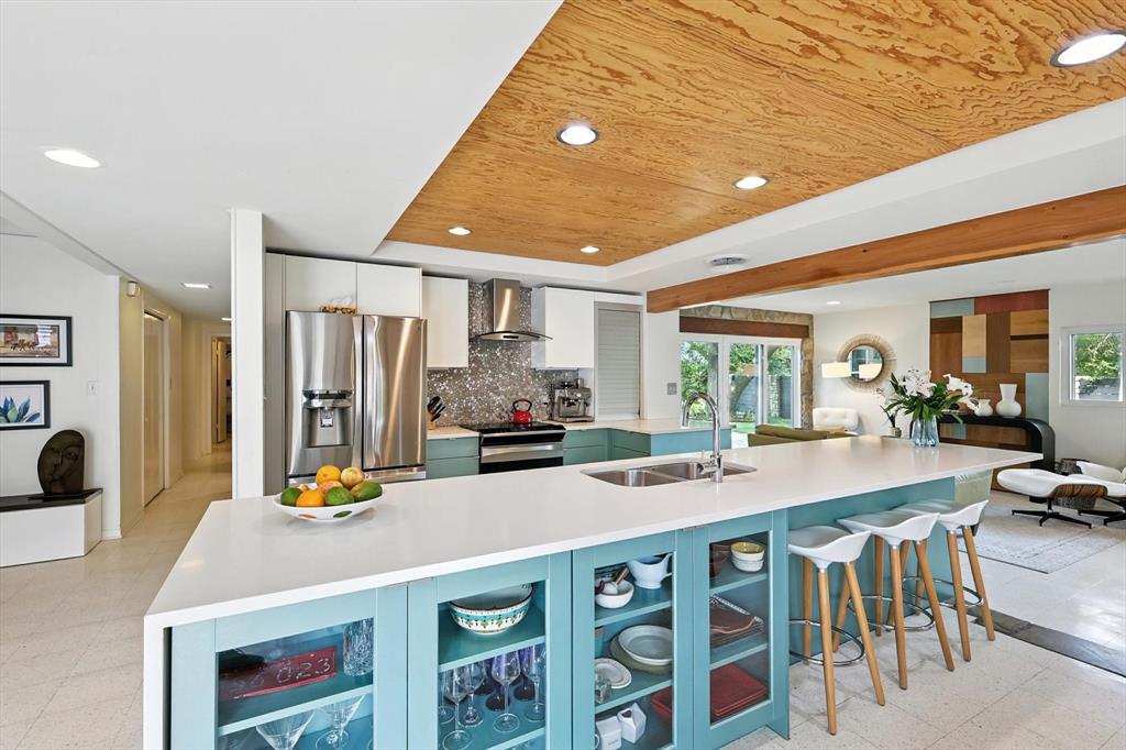 102 Bob White Avenue