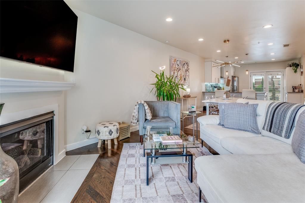 Photo of 3922 Gilbert Avenue #214, Dallas, TX 75219 (MLS # 21238410)