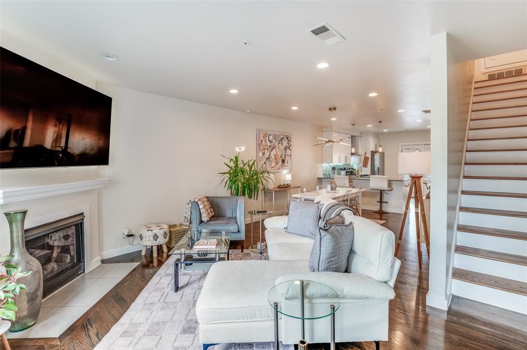 Photo of 3922 Gilbert Avenue #214, Dallas, TX 75219 (MLS # 21238410)