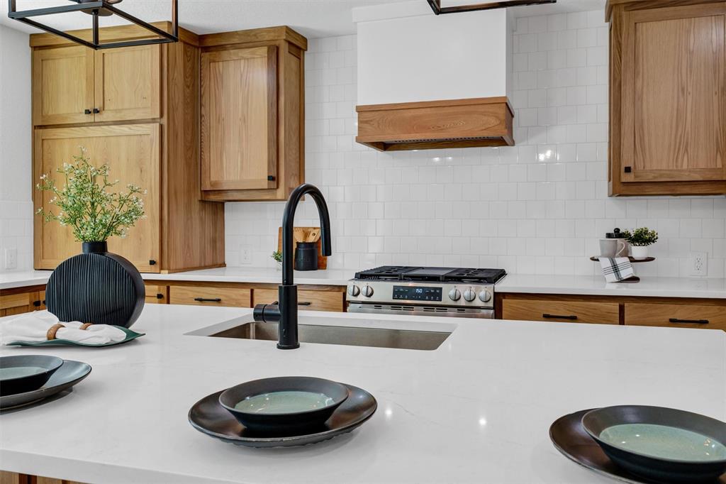 Grapevine, Texas 76051, United States, 3 Bedrooms Bedrooms, ,2 BathroomsBathrooms,Residential,Pending,209792