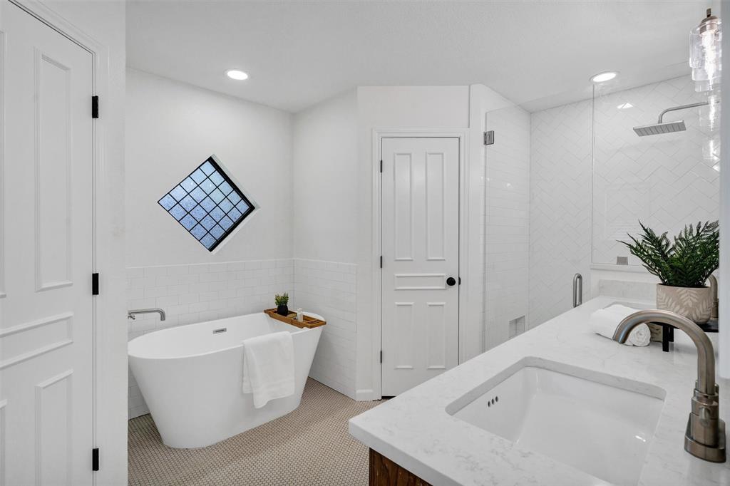 Grapevine, Texas 76051, United States, 3 Bedrooms Bedrooms, ,2 BathroomsBathrooms,Residential,Pending,209792