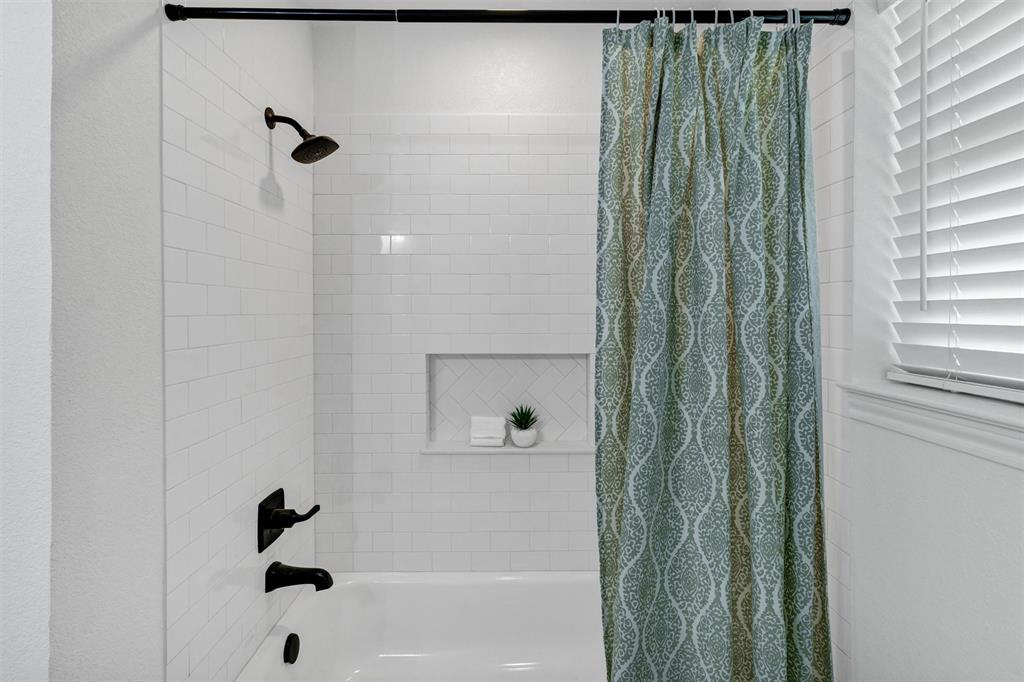 Grapevine, Texas 76051, United States, 3 Bedrooms Bedrooms, ,2 BathroomsBathrooms,Residential,Pending,209792