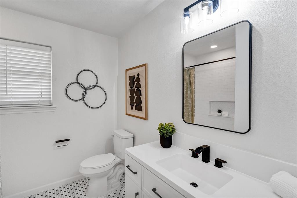 Grapevine, Texas 76051, United States, 3 Bedrooms Bedrooms, ,2 BathroomsBathrooms,Residential,Pending,209792