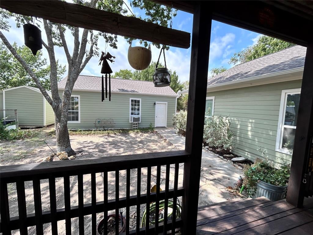 8127 County Road 172