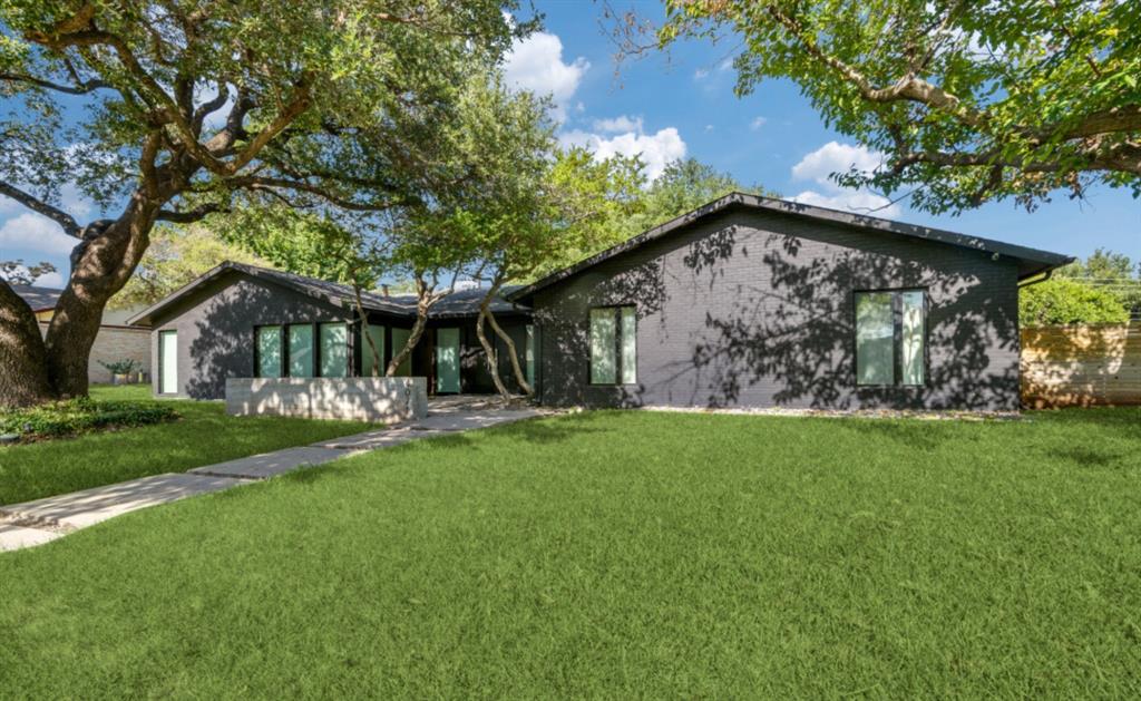 Photo 1 of 12 — 4071 Crown Shore Drive, Dallas, TX 75244