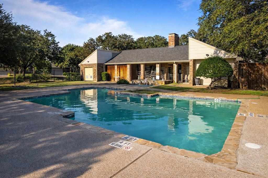 Cobblestone Condo - Residential