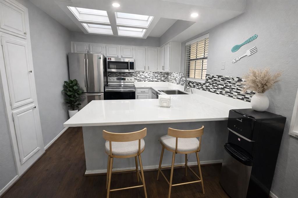 Cobblestone Condo - Residential