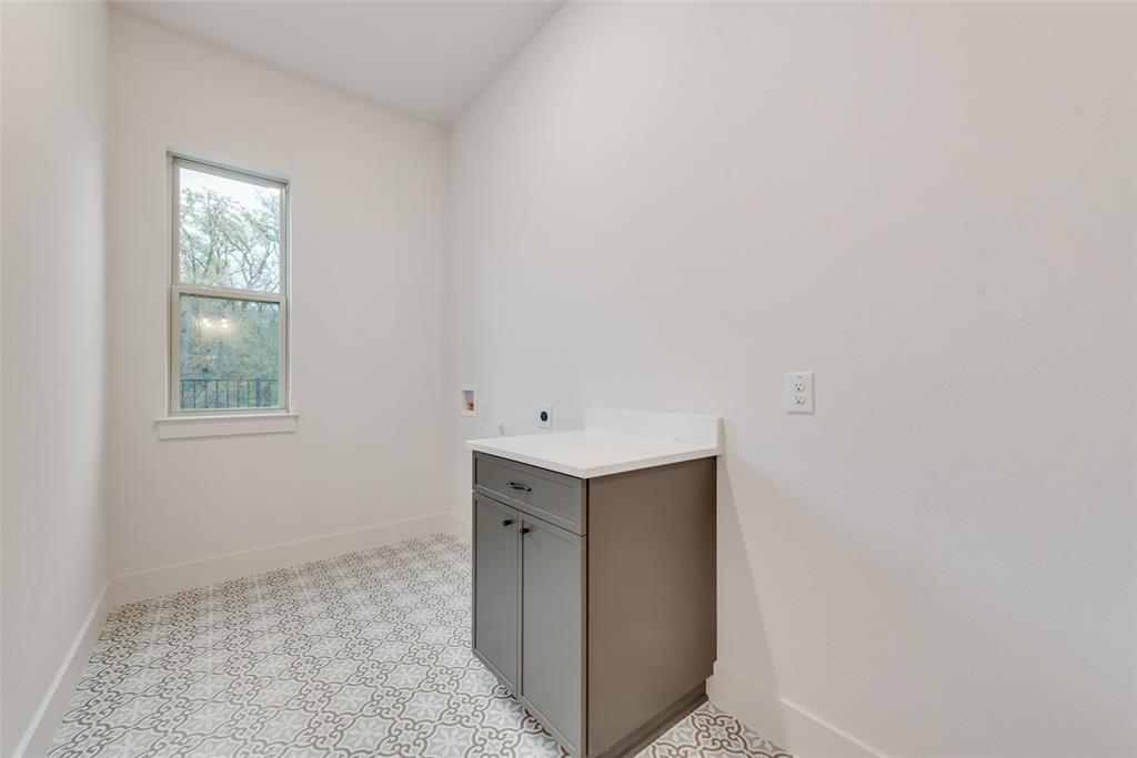 Lewisville Water's Edge II Condominium - Residential