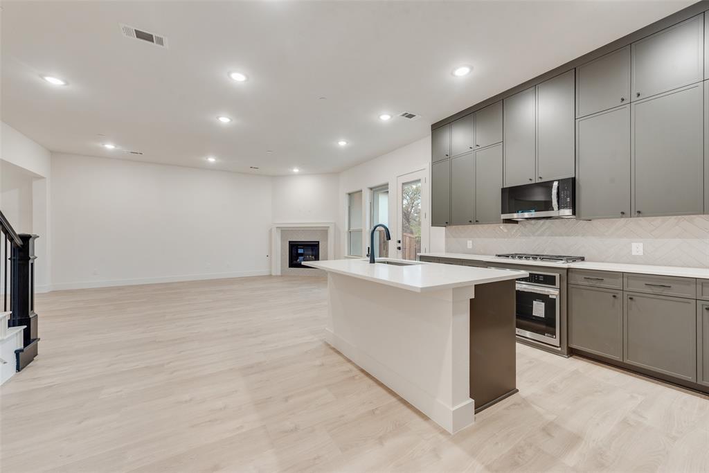 Lewisville Water's Edge II Condominium - Residential