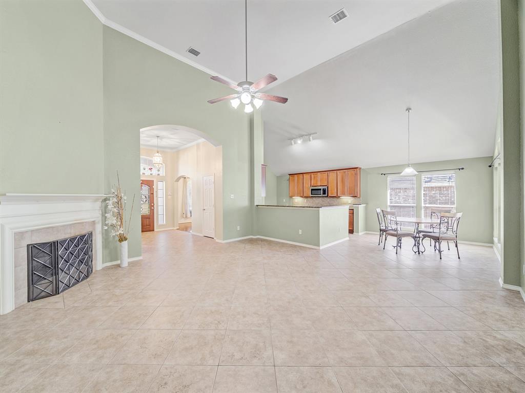 8713 Deepwood Lane