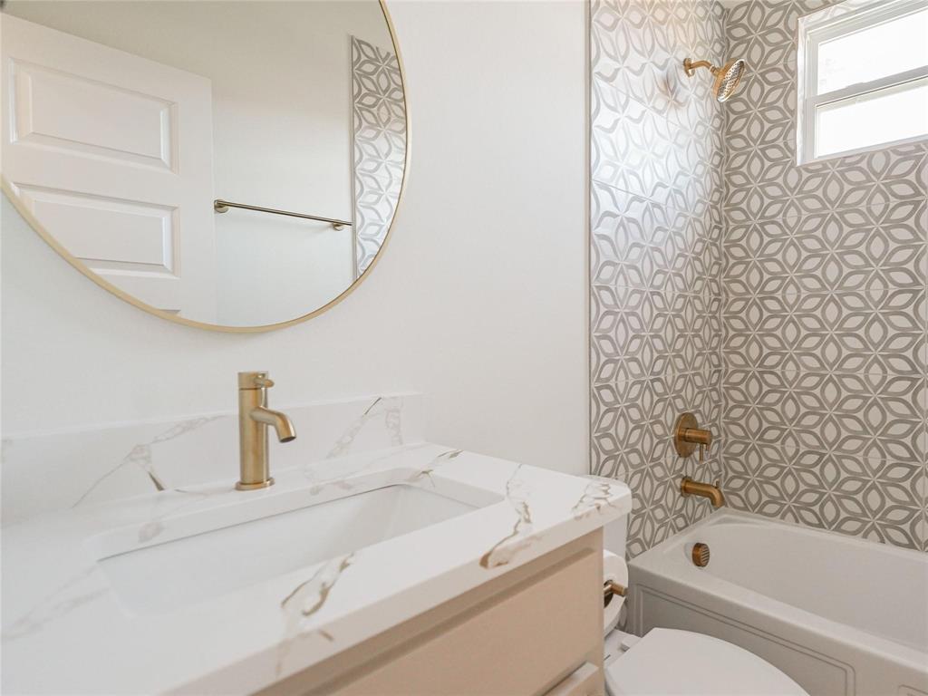 Mayers 02 Ave - Residential