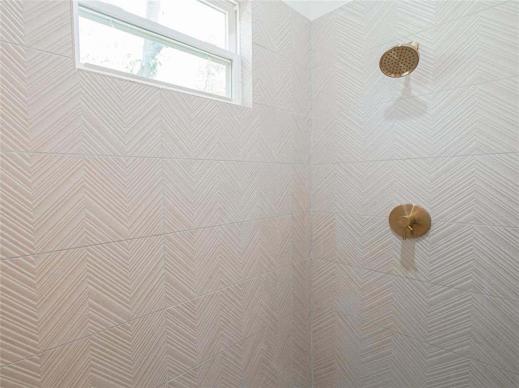 Mayers 02 Ave - Residential