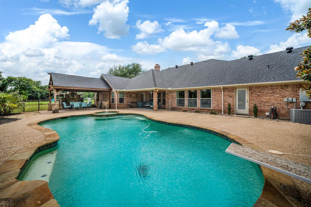 6400 Oak Hollow Drive