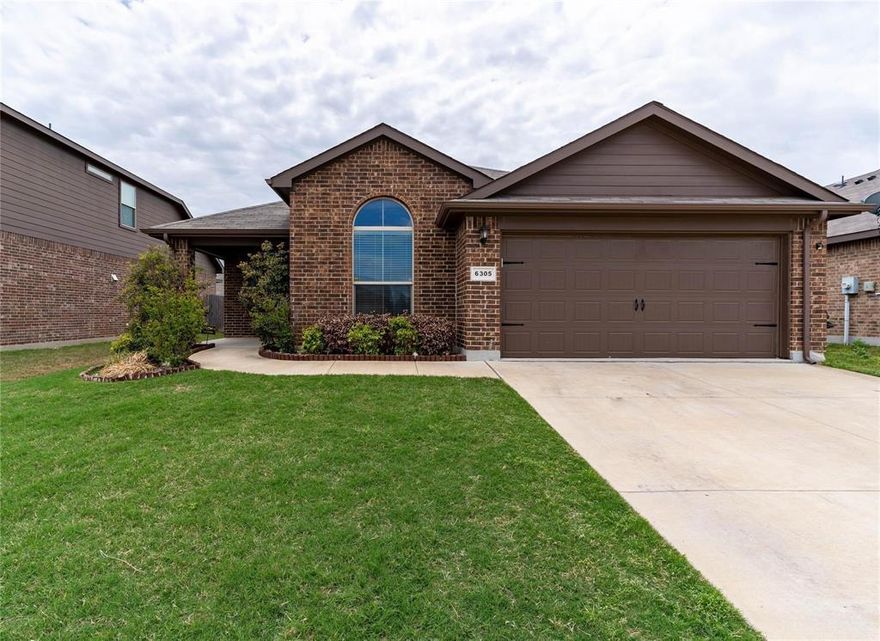 A beautiful NORTH FACING single-story home. Owner is offering a New Year's Special: $500 off first month's rent to qualified applicants. Home is spacious with lots of bright natural light and an open floor plan. Wonderful layout!  The Main Suite has a large walk-in closet, dual vanities, and a huge walk-in closet. It features four bedrooms, two baths plus an office or study. The open kitchen concept with granite countertops walk-in pantry. Large family room that is perfect for entertaining. The backyard has lush grass and ample space for a large gathering. Walking distance to Boswell High School, 15 minutes or less to Eagle Mountain Lake, Fort Worth Nature Center, and Marine Creek Park Trails!