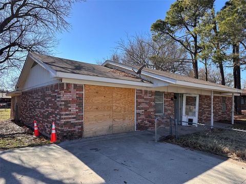 Photo of 802 E Clay Street, Bowie, TX 76230 (MLS # 21205917)