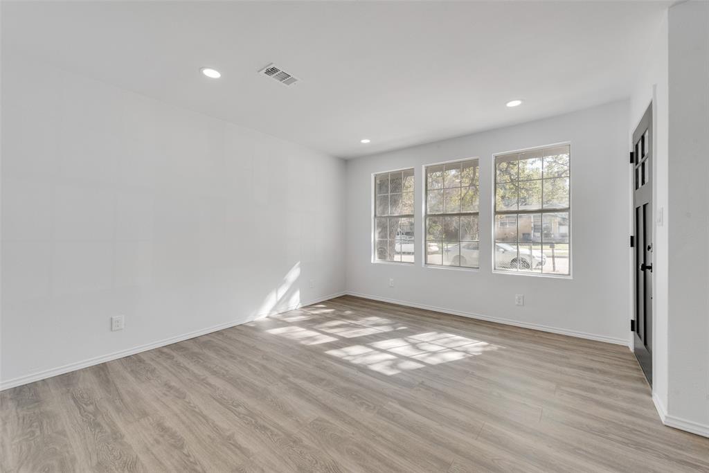 4249 Crenshaw Avenue