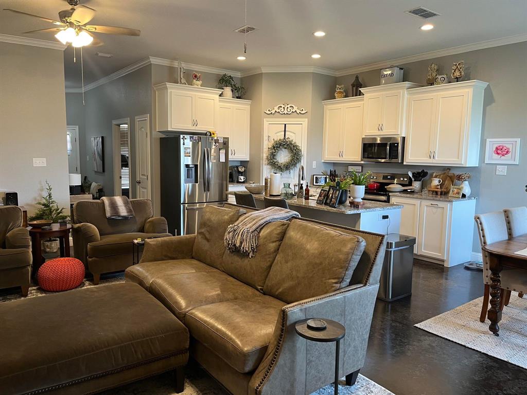 7318 Mountain View Road