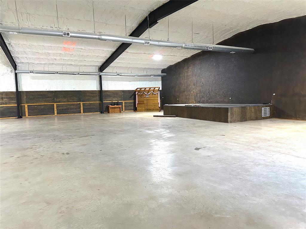 10976 County Road 2452