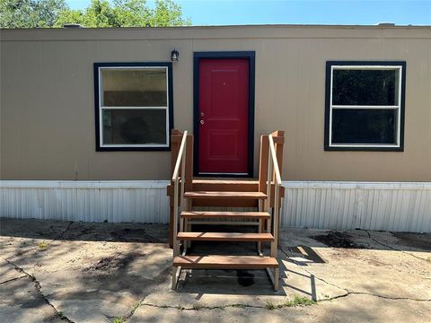 A home in Pottsboro