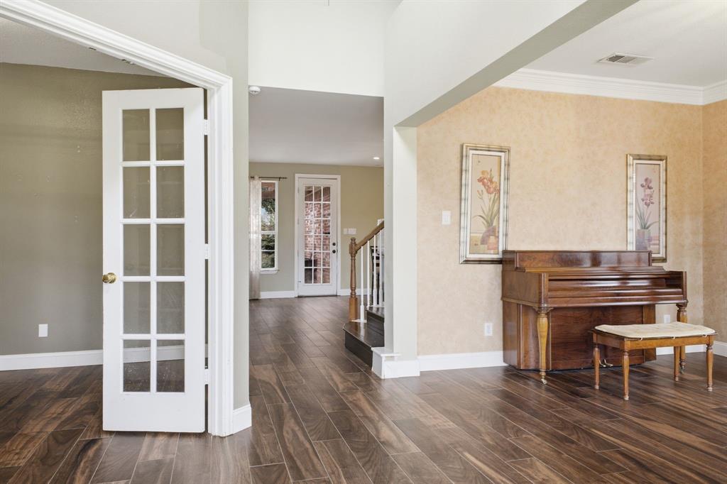 1605 Hawkins Court