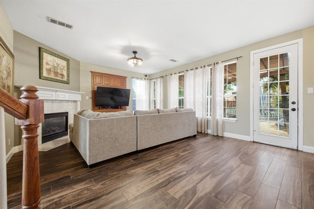 1605 Hawkins Court