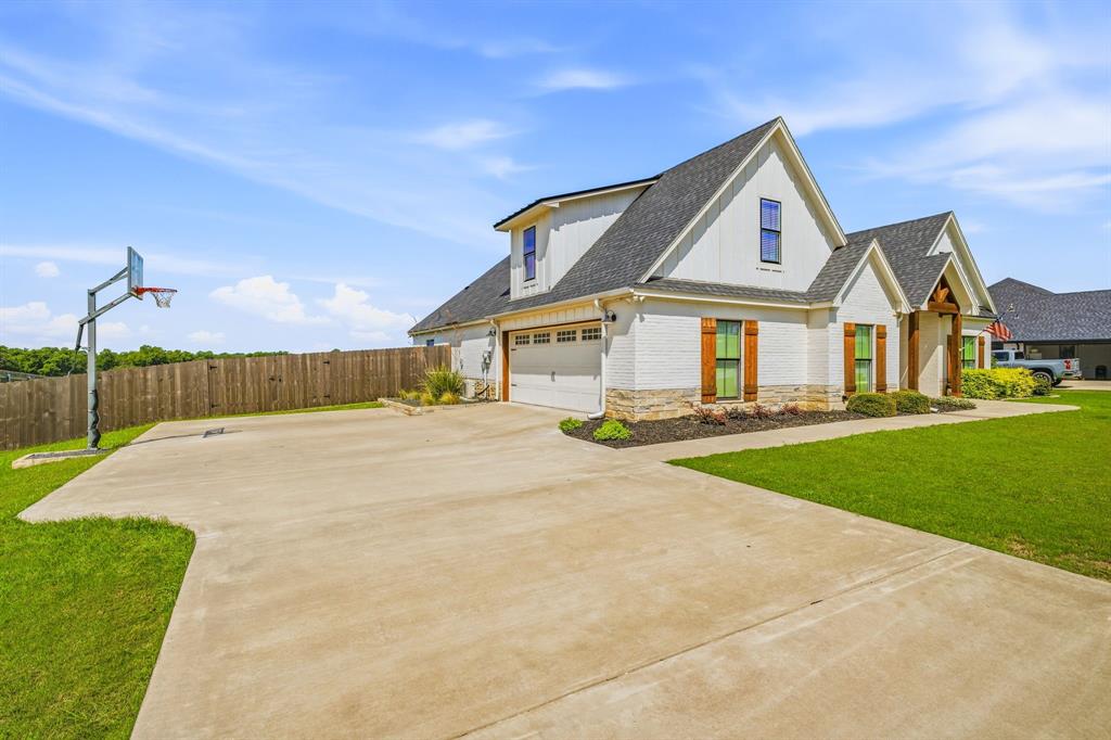190 Blue Ribbon Lane