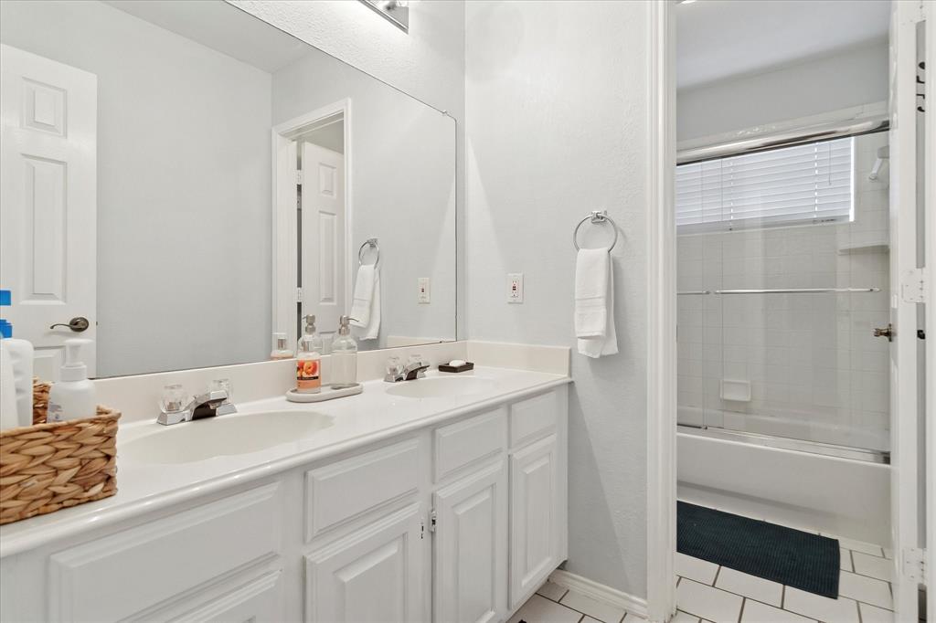 Heritage Lk Ph IV - Residential Lease