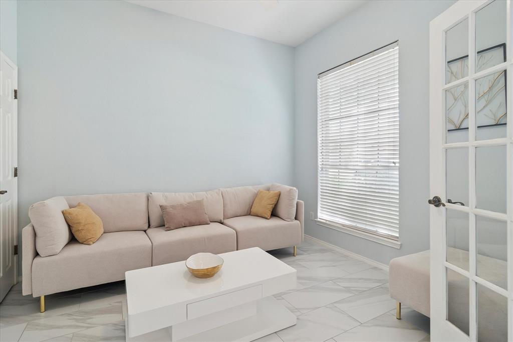 Heritage Lk Ph IV - Residential Lease