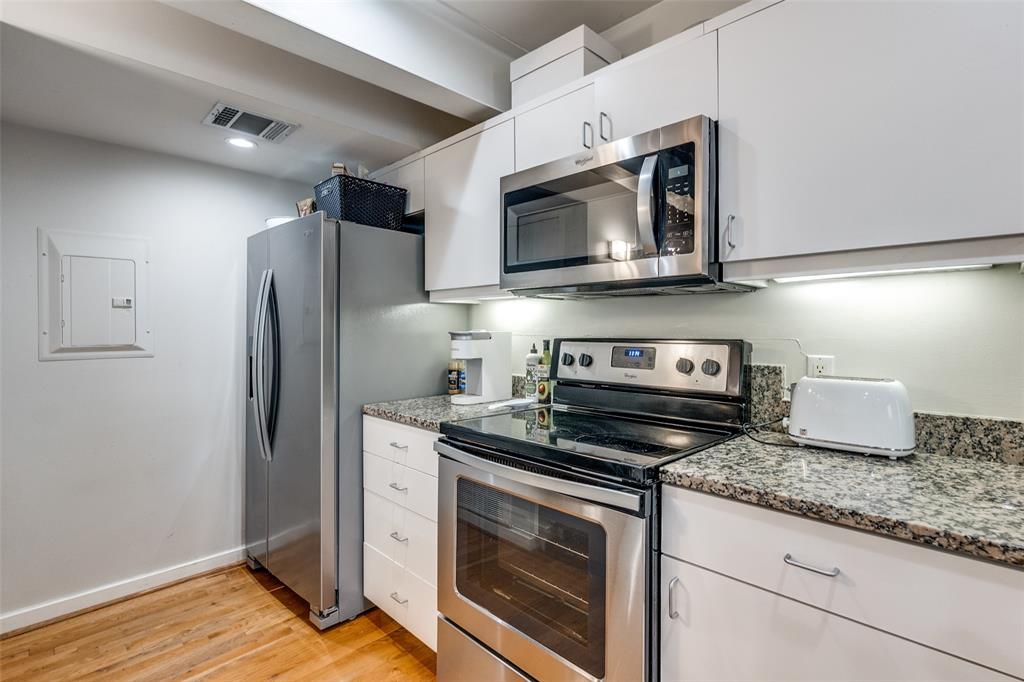 4122 Travis Street 19