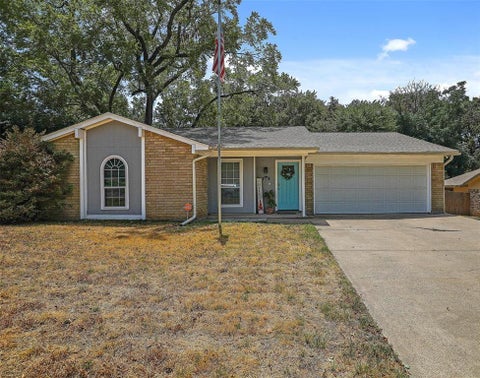 Photo of 6306 Orchard Hill Drive, Arlington, TX 76016 (MLS # 21384978)
