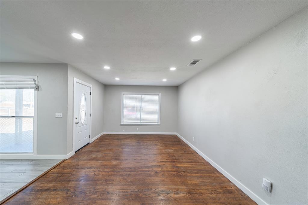 BUCKNER BLVD - Residential