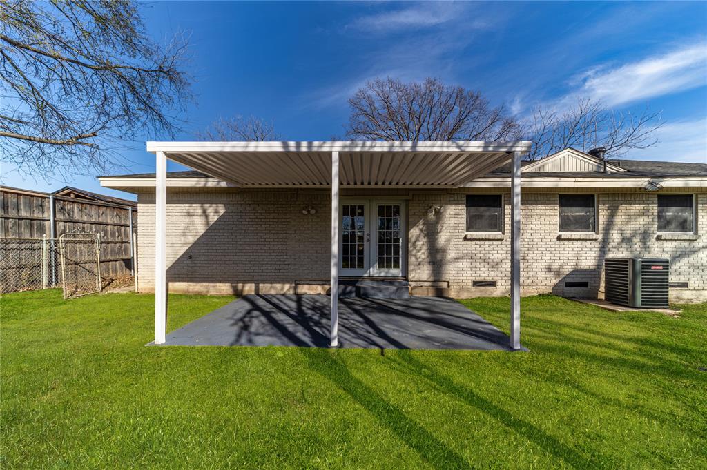 BUCKNER BLVD - Residential