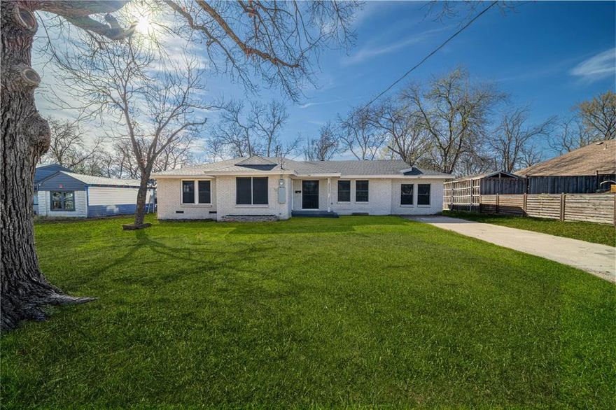 Back on market – no fault of the home! This well-maintained 4 bed, 2 bath property offers comfort, space, and value. Perfect for families or investors. Large yard and great potential. Don’t miss out—this one won’t last!
Featuring a classic brick exterior and a functional layout, this residence offers a perfect blend of character and potential. The heart of the home is filled with natural light, leading to a massive backyard of over 0.32 acres—an absolute rare find in the city! Ideal for outdoor entertaining, gardening, or future expansions. Conveniently located with easy access to major highways, downtown Dallas, and local parks. Don't miss the opportunity to make this peaceful retreat your own!