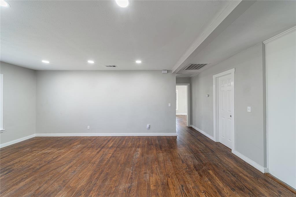 BUCKNER BLVD - Residential