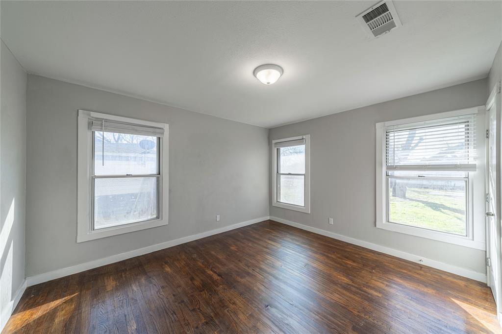 BUCKNER BLVD - Residential