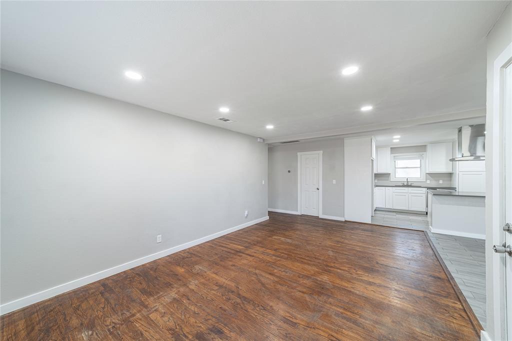 BUCKNER BLVD - Residential