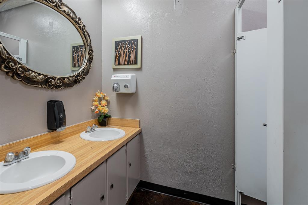 Willowbrook Square Shopping Center - Commercial Sale