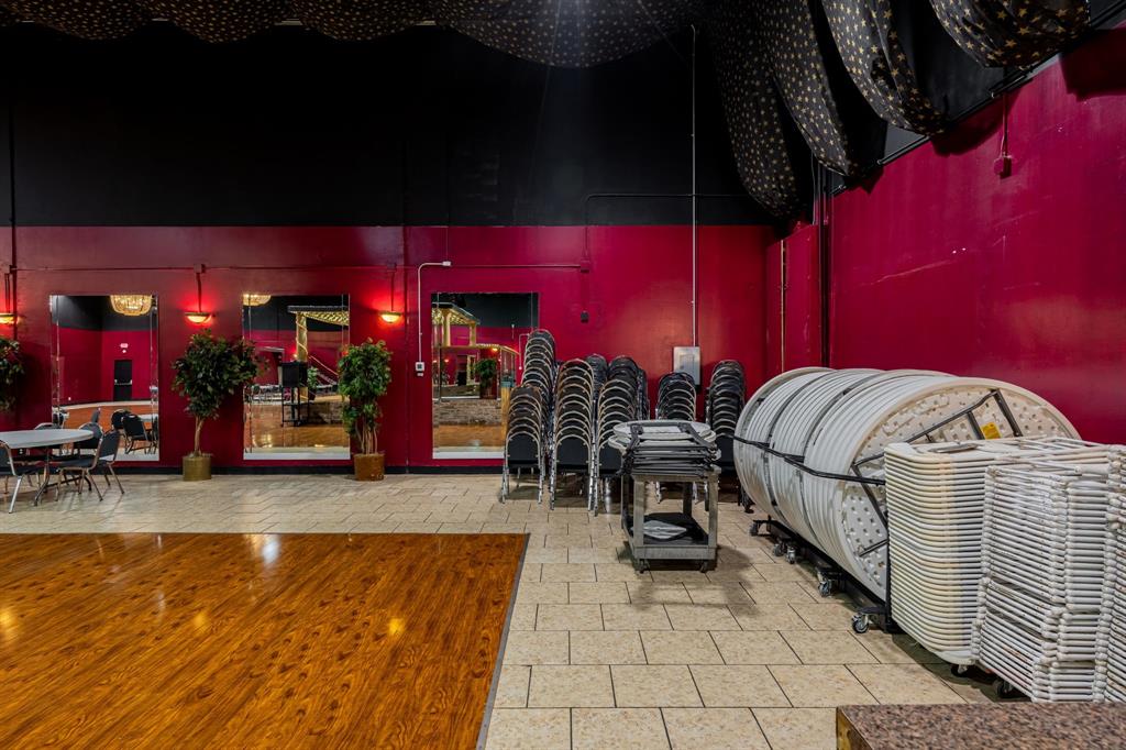 Willowbrook Square Shopping Center - Commercial Sale