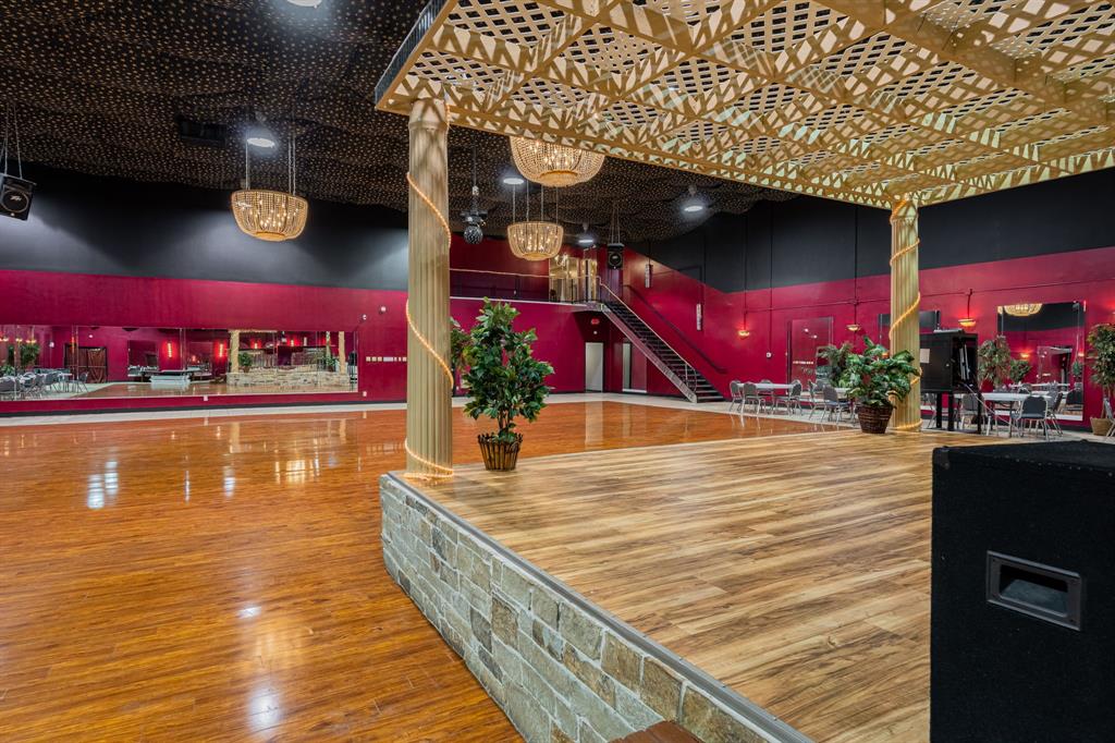 Willowbrook Square Shopping Center - Commercial Sale