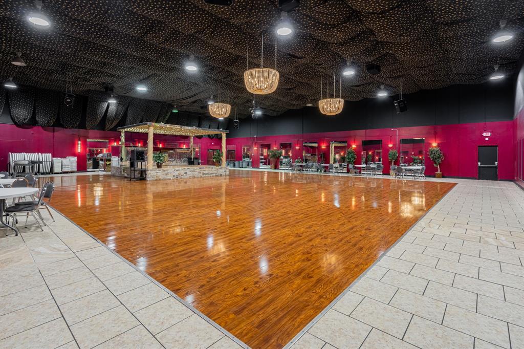 Willowbrook Square Shopping Center - Commercial Sale