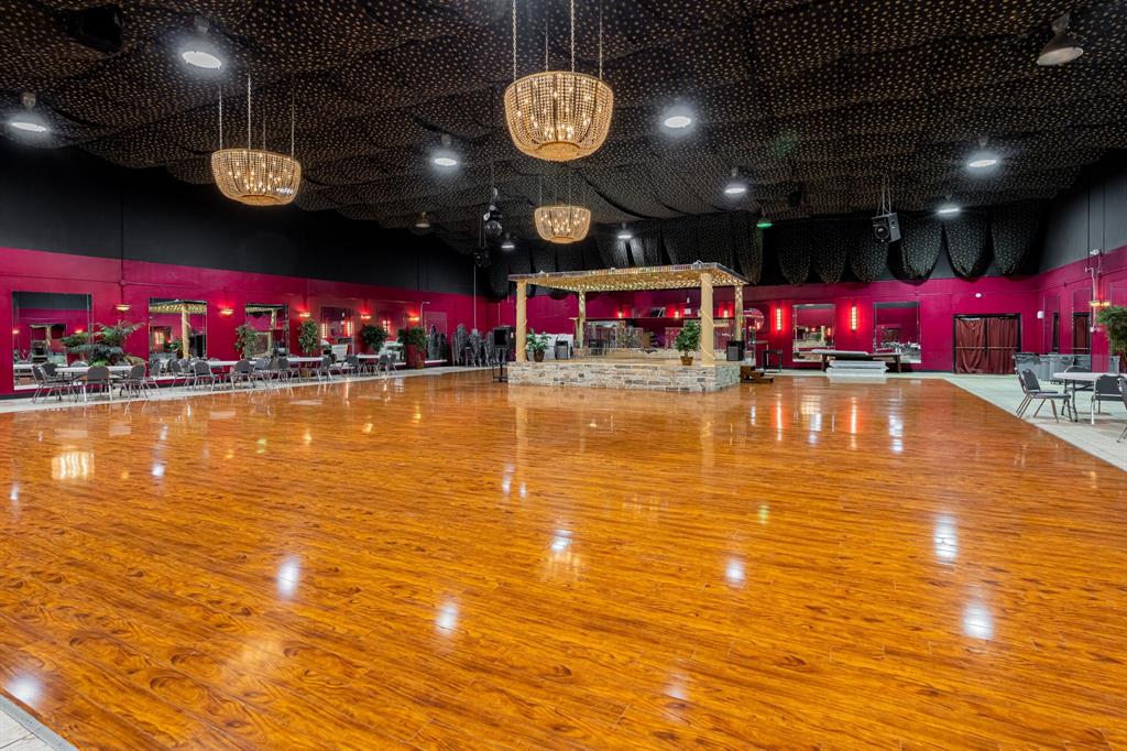 Willowbrook Square Shopping Center - Commercial Sale