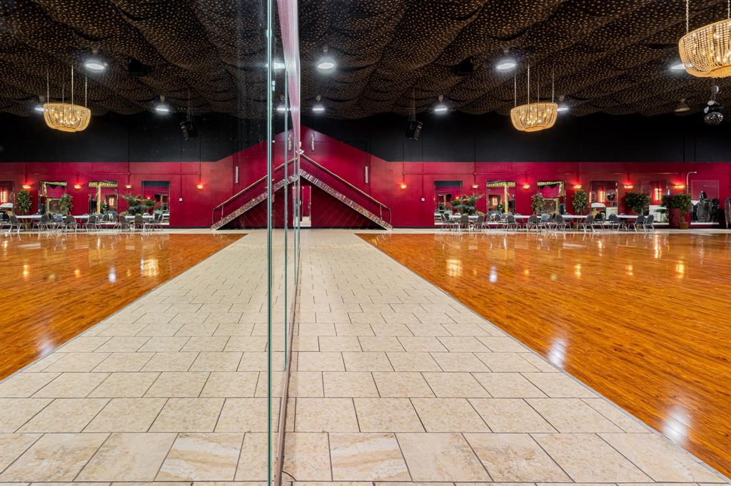 Willowbrook Square Shopping Center - Commercial Sale