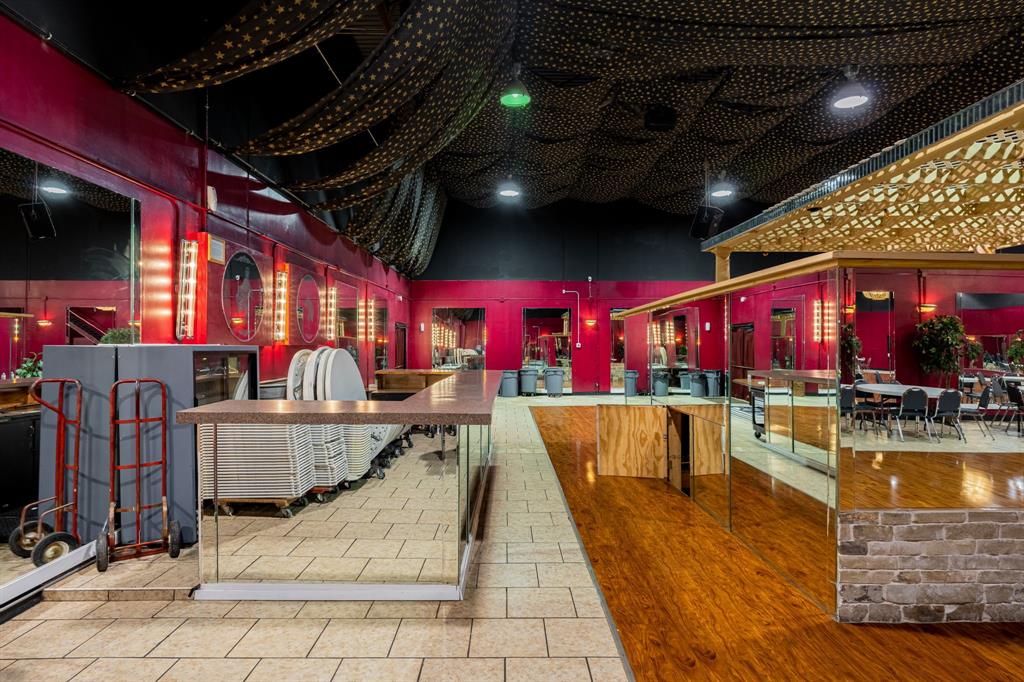 Willowbrook Square Shopping Center - Commercial Sale