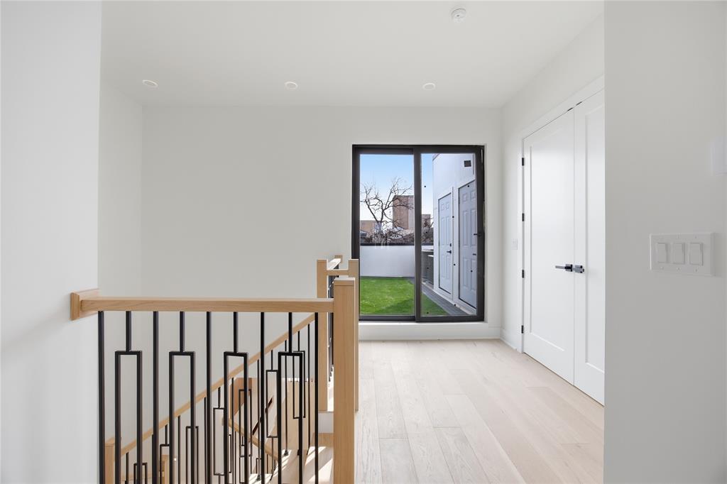 ROSS AVE - Residential