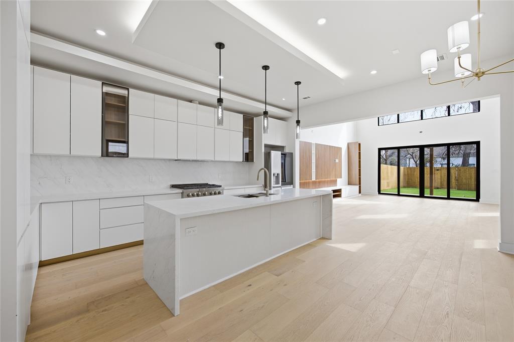 ROSS AVE - Residential