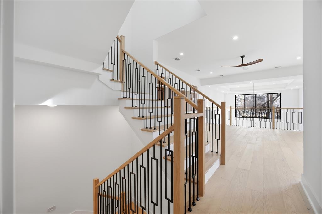 ROSS AVE - Residential