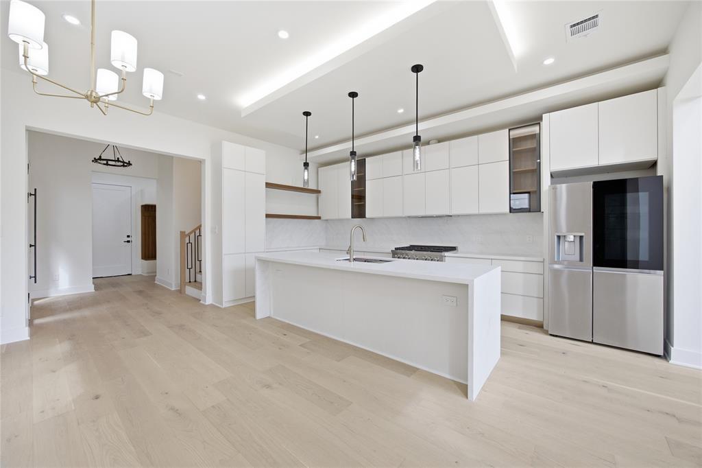 ROSS AVE - Residential