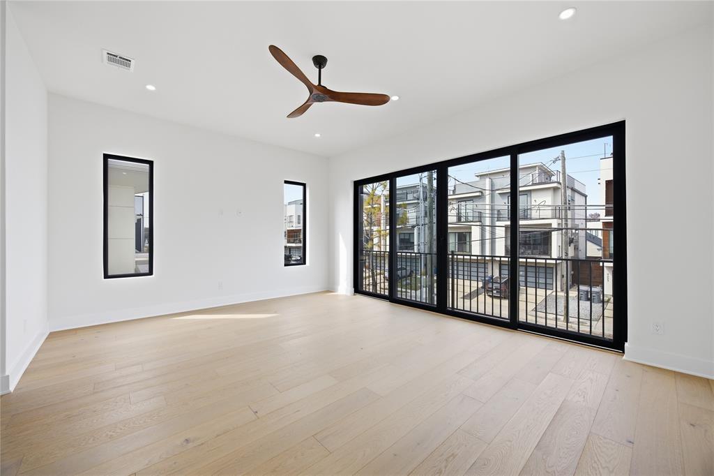 ROSS AVE - Residential