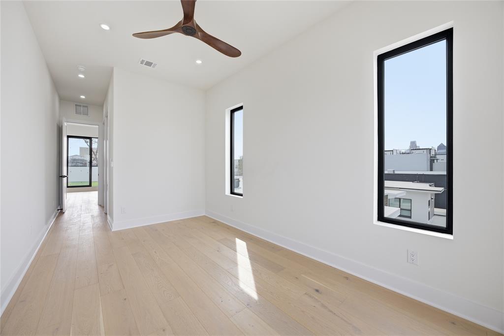 ROSS AVE - Residential