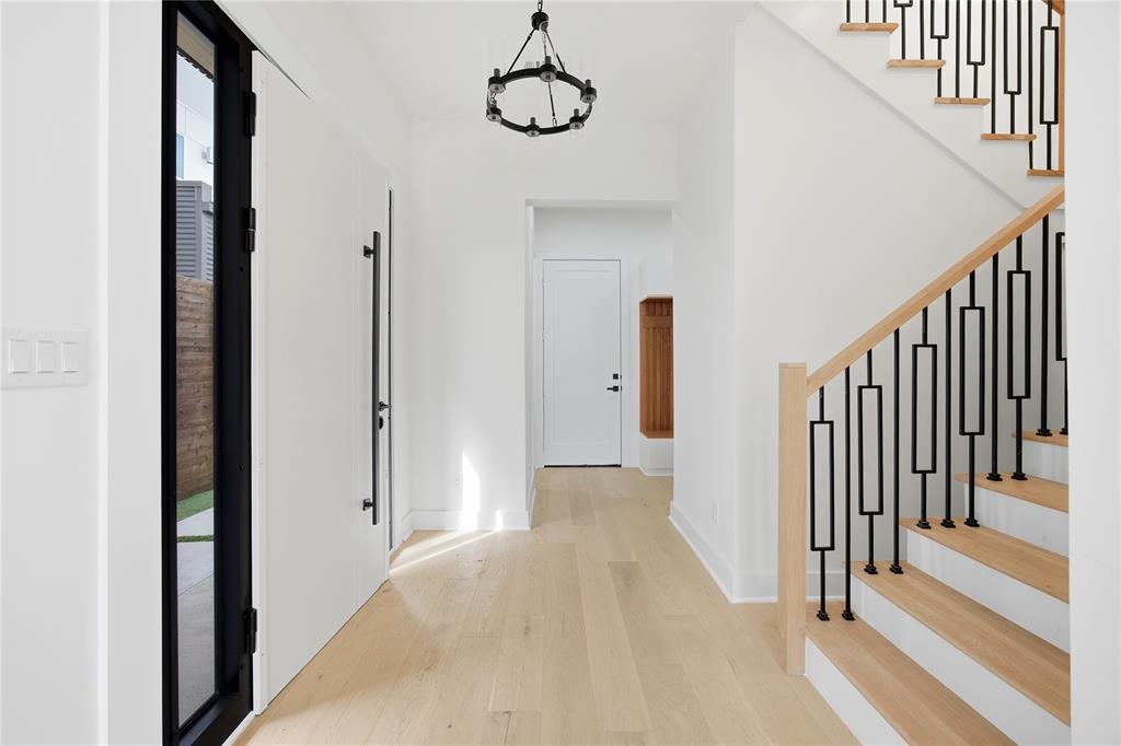 ROSS AVE - Residential